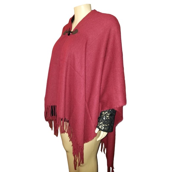 Cabin Fever Burgundy Shawl Poncho Wrap Scarf One Size  NWT - Picture 3 of 7